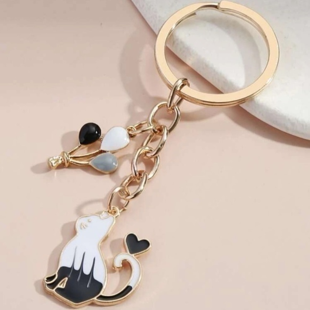 Cute Cat Charm Keychain Golden Balloons Pet Lover Kitten Kitty Heart Keyfob Gift - Picture 1 of 6